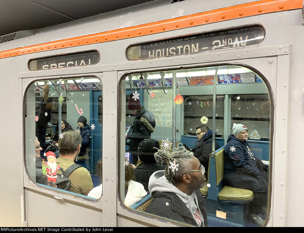 Rollsign on Car # 1575-taken at 96th St Station 